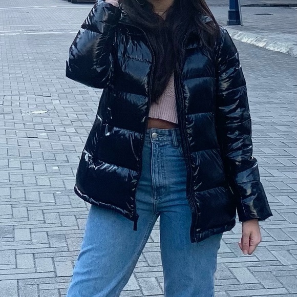 Michael Kors puffer jacket. Perfect condition. Worn just 3-4 times. - Picture 4 of 4